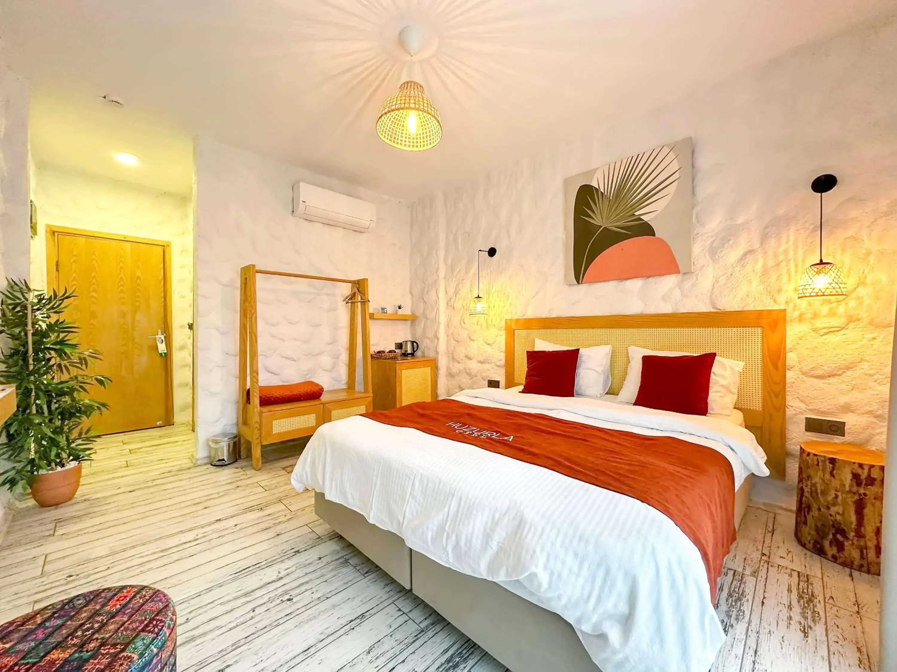 Bed in Huzurla otel